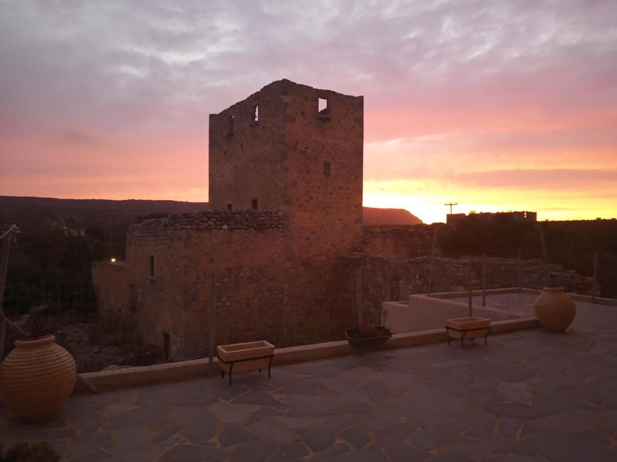 Το Πυργοσπιτο Τησ Αννεζουλασ Annezoula'S Castle Villa Agios Athanasios  Esterno foto