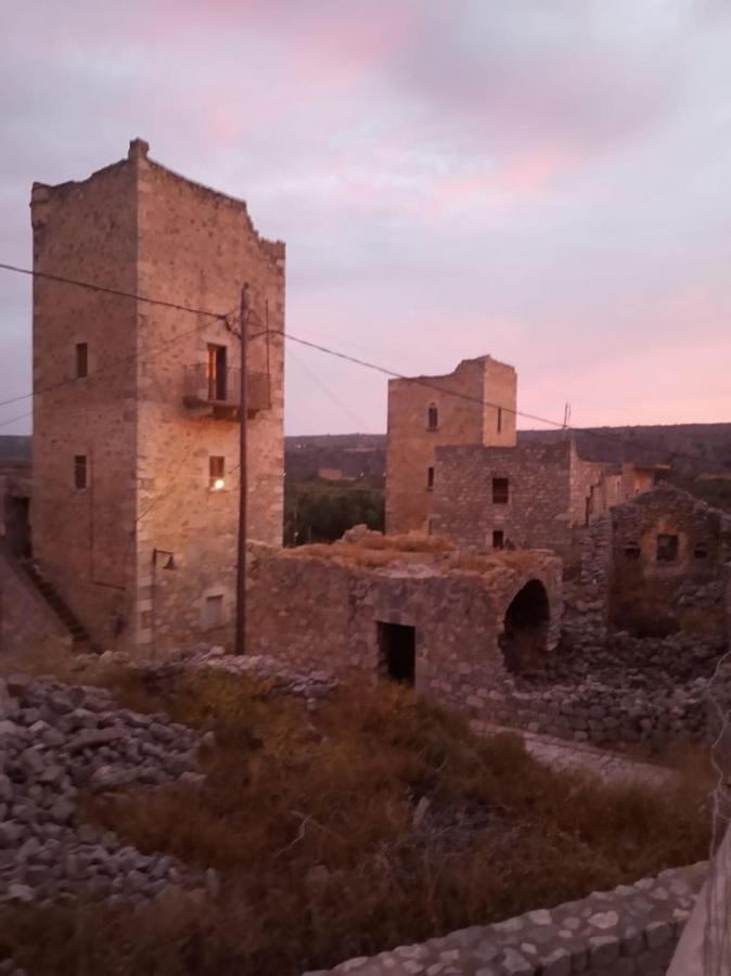 Το Πυργοσπιτο Τησ Αννεζουλασ Annezoula'S Castle Villa Agios Athanasios  Esterno foto